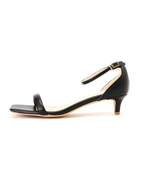 NATURAL BEAUTY BASIC（ナチュラルビューティーベーシック）の「◇【Oggi・美人百花・sweet掲載】ナローパフストラップサンダル（サンダル・レディース・シルバー/ブラック/ホワイト・LARGE/MEDIUM/SMALL）」の5枚目の写真