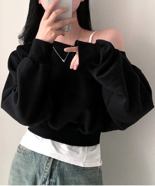 SHEENA（シーナ）の「ワイドネックショート丈トレーナー（スウェット・レディース・グレー/ブラック/ホワイト/ピンク・M）」の21枚目の写真