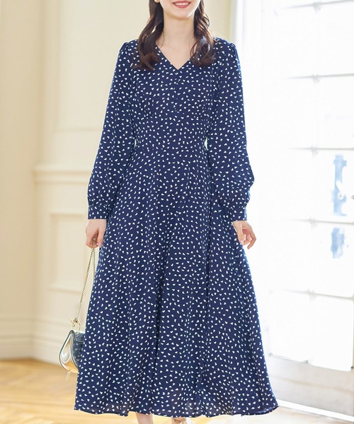 tocco closet（トッコ　クローゼット）の「ウエストりぼん付きハートドットプリントVネックワンピース（ワンピース・レディース・ネイビー/オフホワイト・M）」の2枚目の写真