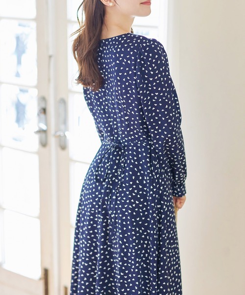 tocco closet（トッコ　クローゼット）の「ウエストりぼん付きハートドットプリントVネックワンピース（ワンピース・レディース・ネイビー/オフホワイト・M）」の13枚目の写真