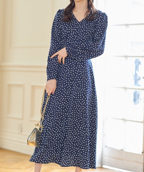 tocco closet（トッコ　クローゼット）の「ウエストりぼん付きハートドットプリントVネックワンピース（ワンピース・レディース・ネイビー/オフホワイト・M）」の9枚目の写真
