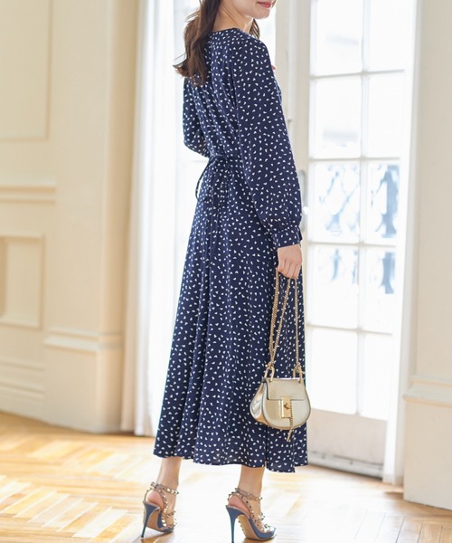 tocco closet（トッコ　クローゼット）の「ウエストりぼん付きハートドットプリントVネックワンピース（ワンピース・レディース・ネイビー/オフホワイト・M）」の11枚目の写真