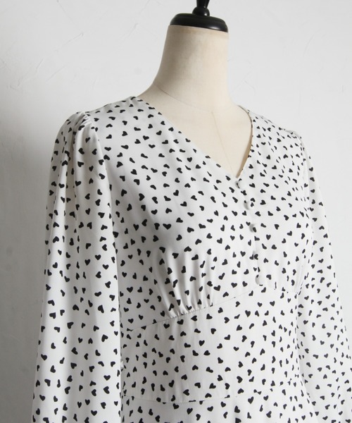 tocco closet（トッコ　クローゼット）の「ウエストりぼん付きハートドットプリントVネックワンピース（ワンピース・レディース・ネイビー/オフホワイト・M）」の21枚目の写真