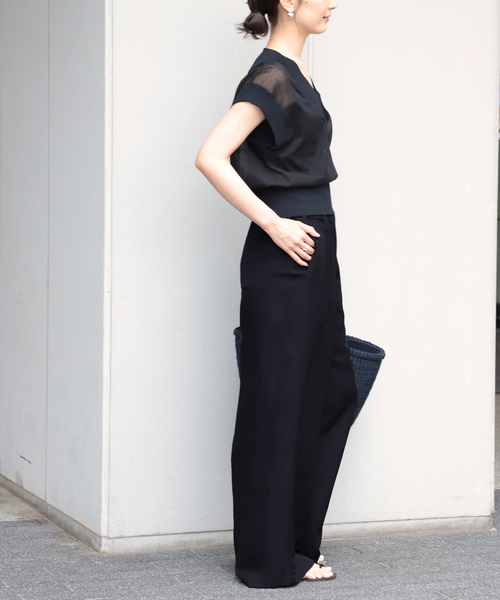 VERMEIL par iena(ヴェルメイユパーイエナ)の「《追加2》トリアセリネン リラックスパンツ(その他パンツ・レディース・ベージュ/ネイビー・36/38/40)」の13枚目の写真