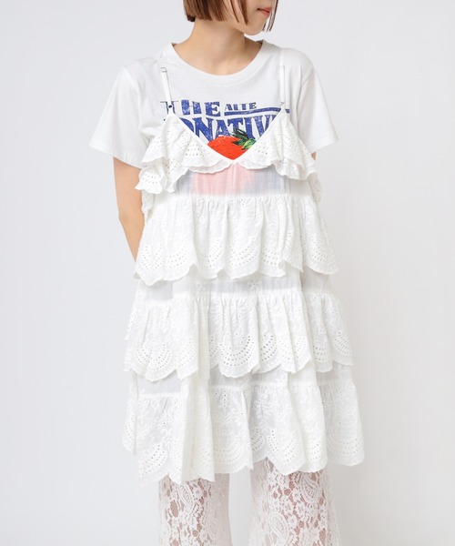 RNA（アールエヌエー）の「D1655 アイレットレースラッフルワンピース（ワンピース・レディース・ホワイト/ピンク/ブラック・MEDIUM）」の2枚目の写真