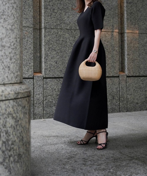 Vネック ホールガーメント ニット ワンピース HUIT（ワンピース