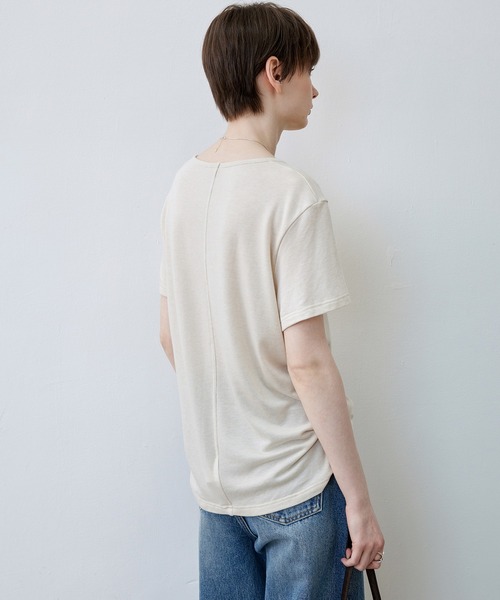 tageechita（タジチタ）の「【tageechita】ニュアンスドレープ ソフトUネックTシャツ（Tシャツ/カットソー・レディース・ブラウン/ライトグレー・S/M/L）」の3枚目の写真