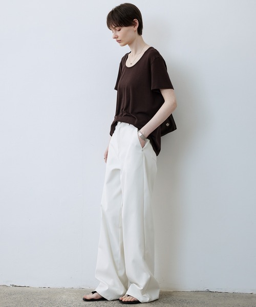 tageechita（タジチタ）の「【tageechita】ニュアンスドレープ ソフトUネックTシャツ（Tシャツ/カットソー・レディース・ブラウン/ライトグレー・S/M/L）」の6枚目の写真
