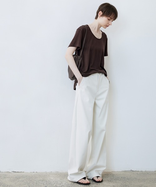 tageechita（タジチタ）の「【tageechita】ニュアンスドレープ ソフトUネックTシャツ（Tシャツ/カットソー・レディース・ブラウン/ライトグレー・S/M/L）」の8枚目の写真