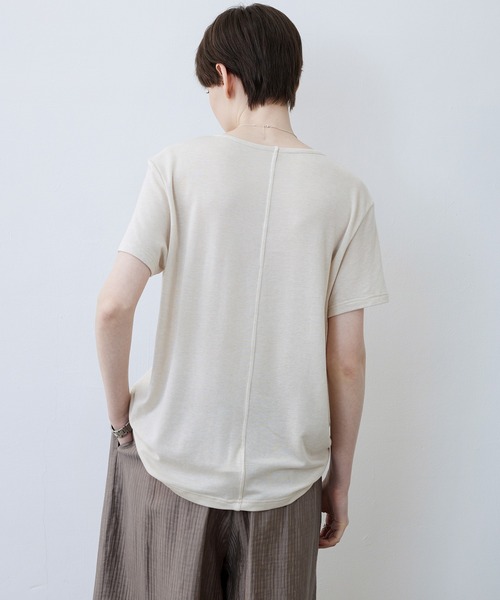 tageechita（タジチタ）の「【tageechita】ニュアンスドレープ ソフトUネックTシャツ（Tシャツ/カットソー・レディース・ブラウン/ライトグレー・S/M/L）」の9枚目の写真