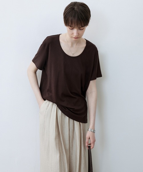 tageechita（タジチタ）の「【tageechita】ニュアンスドレープ ソフトUネックTシャツ（Tシャツ/カットソー・レディース・ブラウン/ライトグレー・S/M/L）」の13枚目の写真