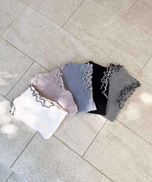 MAJESTIC LEGON（マジェスティックレゴン）の「ノースリフリルメロウリブトップス（Tシャツ/カットソー・レディース・ブルー/アイボリー/ブラック系その他/グレイッシュベージュ/ブラック・MEDIUM）」の7枚目の写真