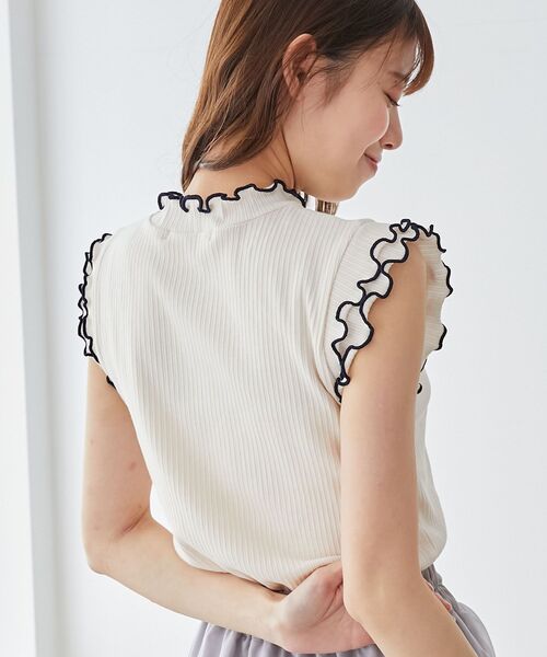 MAJESTIC LEGON（マジェスティックレゴン）の「ノースリフリルメロウリブトップス（Tシャツ/カットソー・レディース・ブルー/アイボリー/ブラック系その他/グレイッシュベージュ/ブラック・MEDIUM）」の18枚目の写真