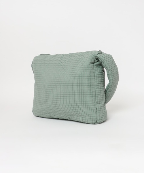 SENSE OF PLACE by URBAN RESEARCH（センスオブプレイスバイアーバンリサーチ）の「パデッドビッグショルダーB（ショルダーバッグ・メンズ・グリーン/ブラック・ONE）」の9枚目の写真