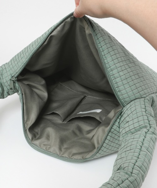 SENSE OF PLACE by URBAN RESEARCH（センスオブプレイスバイアーバンリサーチ）の「パデッドビッグショルダーB（ショルダーバッグ・メンズ・グリーン/ブラック・ONE）」の12枚目の写真