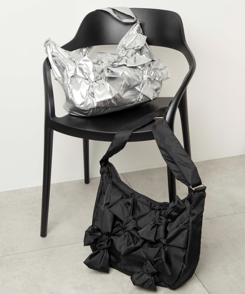 WEGO(ウィゴー)の「WEGO/リボンデザインBIGショルダー(ショルダーバッグ・レディース・シルバー/ブラック・FREE)」の16枚目の写真