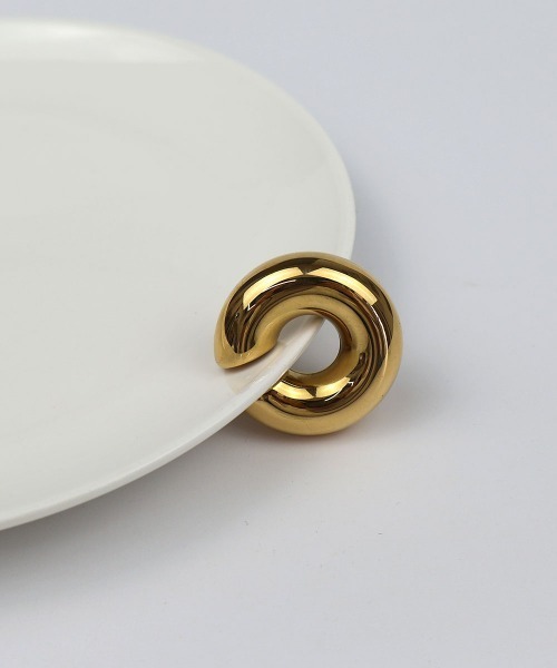 CEMONEMO(セモネモ)の「【金属アレルギー対応】 ボリューム フープ イヤーカフ / サージカルステンレス 316L(イヤーカフ・レディース・シルバー/ゴールド・FREE)」の1枚目の写真