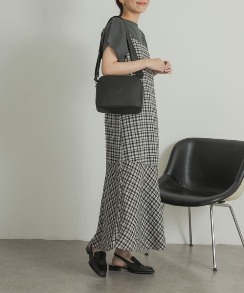 URBAN RESEARCH DOORS（アーバンリサーチドアーズ）の「チェック裾フレアキャミワンピース（ワンピース・レディース・ブラック系その他/ブルー系その他・MEDIUM）」の4枚目の写真