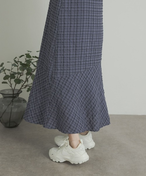 URBAN RESEARCH DOORS（アーバンリサーチドアーズ）の「チェック裾フレアキャミワンピース（ワンピース・レディース・ブラック系その他/ブルー系その他・MEDIUM）」の12枚目の写真