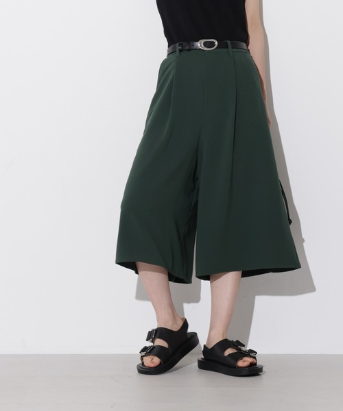 Apo(s)ture（アポスチャー）の「KATY-001/合繊ツータックキュロットパンツ（その他パンツ・レディース・ブラック/グリーン/ベージュ/チャコール・XS/S/M/L/XL）」の5枚目の写真