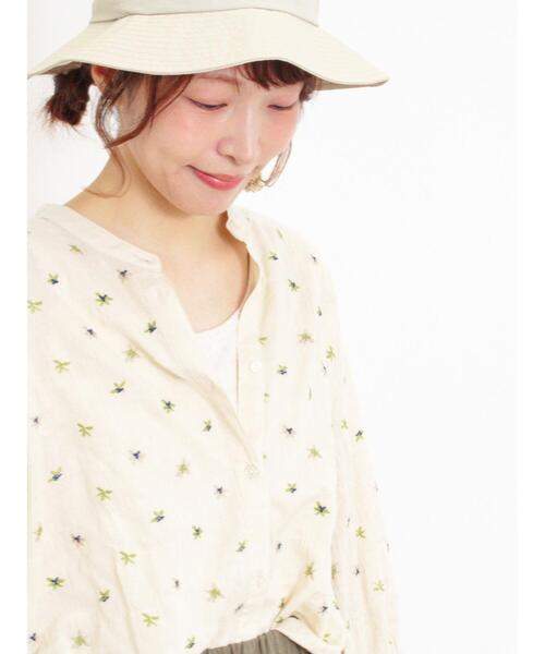 Samansa Mos2（サマンサ モスモス）の「小花総刺繍バンドカラーブラウス（シャツ/ブラウス・レディース・オフホワイト/ブラック/キナリ/ミント/ブラウン・F）」の3枚目の写真