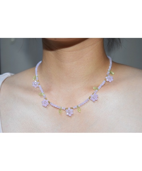 tone(トーン)の「【Re:one】comoyoki∞フラワービーズネックレス(MA)(ネックレス・レディース・パープル/サックスブルー/グリーン/ホワイト/ピンク/ブルー・FREE)」の8枚目の写真