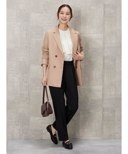 Perfect Suit FActory（パーフェクトスーツファクトリー）の「ダブルクロス【ボーテ・シルエット】タックテーパードパンツ　ベージュ（スーツパンツ・レディース・ベージュ/ブラック/グレー・M/L/LL/S）」の6枚目の写真