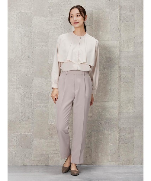 Perfect Suit FActory（パーフェクトスーツファクトリー）の「ダブルクロス【ボーテ・シルエット】タックテーパードパンツ　ベージュ（スーツパンツ・レディース・ベージュ/ブラック/グレー・M/L/LL/S）」の11枚目の写真