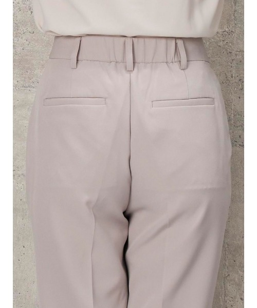 Perfect Suit FActory（パーフェクトスーツファクトリー）の「ダブルクロス【ボーテ・シルエット】タックテーパードパンツ　ベージュ（スーツパンツ・レディース・ベージュ/ブラック/グレー・M/L/LL/S）」の16枚目の写真
