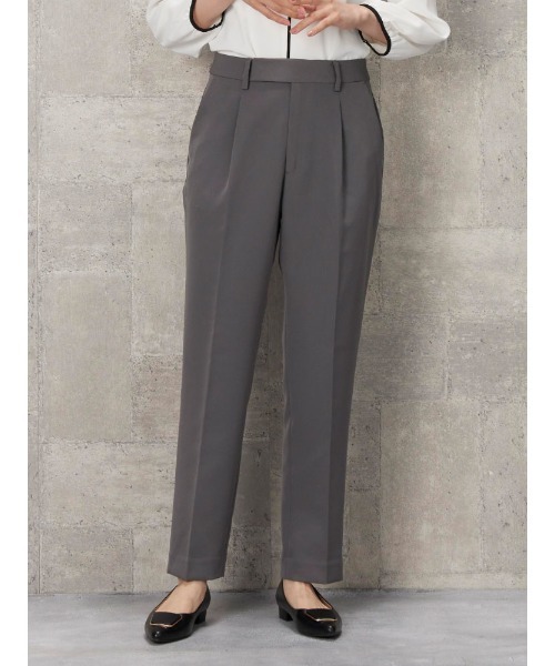 Perfect Suit FActory（パーフェクトスーツファクトリー）の「ダブルクロス【ボーテ・シルエット】タックテーパードパンツ　ベージュ（スーツパンツ・レディース・ベージュ/ブラック/グレー・M/L/LL/S）」の22枚目の写真