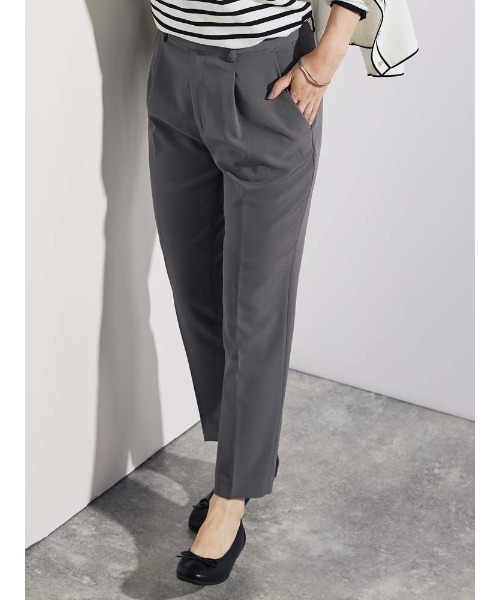 Perfect Suit FActory（パーフェクトスーツファクトリー）の「ダブルクロス【ボーテ・シルエット】タックテーパードパンツ　ベージュ（スーツパンツ・レディース・ベージュ/ブラック/グレー・M/L/LL/S）」の17枚目の写真