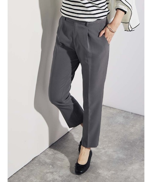 Perfect Suit FActory（パーフェクトスーツファクトリー）の「ダブルクロス【ボーテ・シルエット】タックテーパードパンツ　ベージュ（スーツパンツ・レディース・ベージュ/ブラック/グレー・M/L/LL/S）」の18枚目の写真