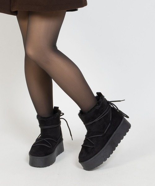 SVEC（シュベック）の「厚底ムートンブーツ / ボア レースアップ（ブーツ・レディース・キャメル/ブラック・35/36/37/38/39/40/41）」の2枚目の写真