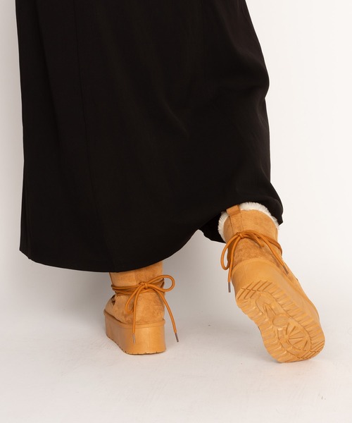 SVEC（シュベック）の「厚底ムートンブーツ / ボア レースアップ（ブーツ・レディース・キャメル/ブラック・35/36/37/38/39/40/41）」の12枚目の写真