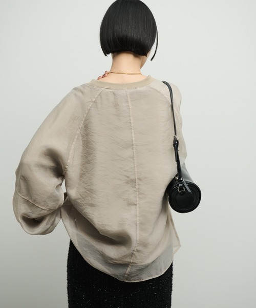 Shelly island（シェリーアイランド）の「オーガンジーレイヤードトレーナー（スウェット・レディース・ブラック/グレイッシュベージュ・FREE）」の6枚目の写真
