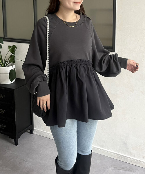 prose verse（プロズヴェール）の「フリルギャザー切替ペプラムスウェット（Tシャツ/カットソー・レディース・ブラック/オフホワイト/チャコールグレー・MEDIUM）」の3枚目の写真