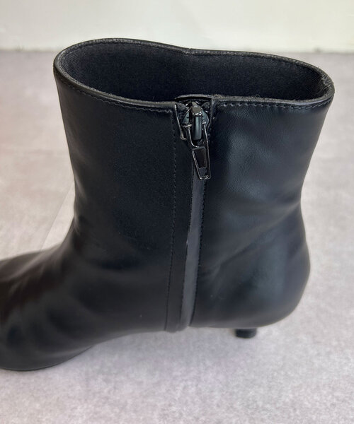 SHENERY（シーナリー）の「ポインテッドトゥショートブーツ（ブーツ  