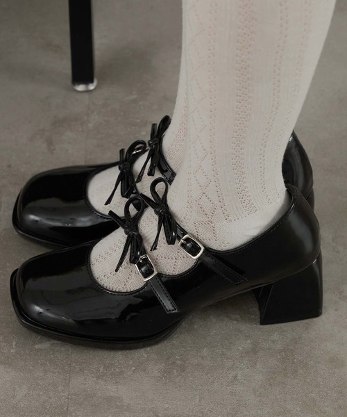 Ambre Neige(アンブルネージュ)の「リボン厚底パンプス/WEB/EC限定商品(パンプス・レディース・シルバー/ブラック・MEDIUM/LARGE)」の4枚目の写真