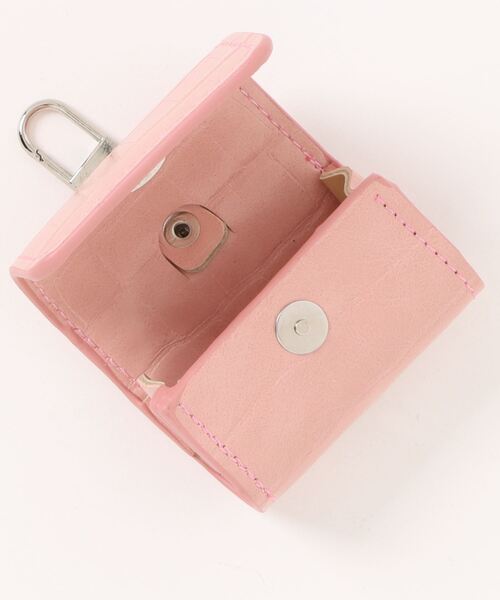 Fun & Daily（ファンアンドデイリー）の「F&D : PU クロコ airpods バッグケース (Pro)（ヘッドフォン/イヤホン・レディース・パープル/ブラウン/グリーン/ピンク・FREE）」の6枚目の写真