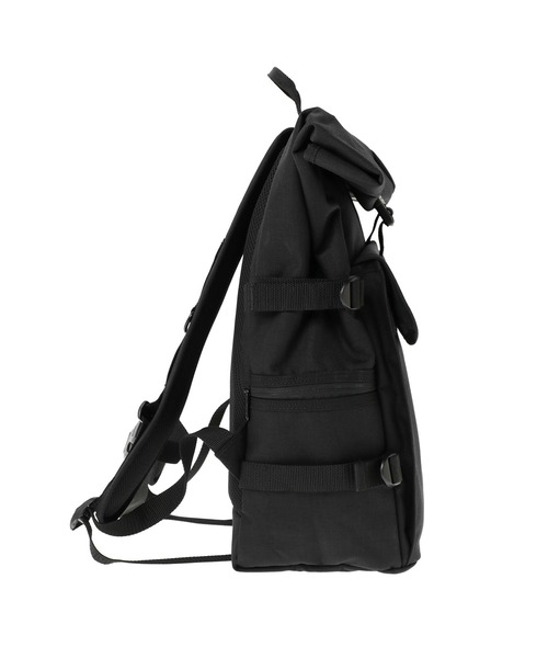 Manhattan Portage(マンハッタンポーテージ)の「Silvercup Backpack Vinyl Lining Lauren Martin(バックパック/リュック・メンズ・ブラック・MEDIUM)」の12枚目の写真