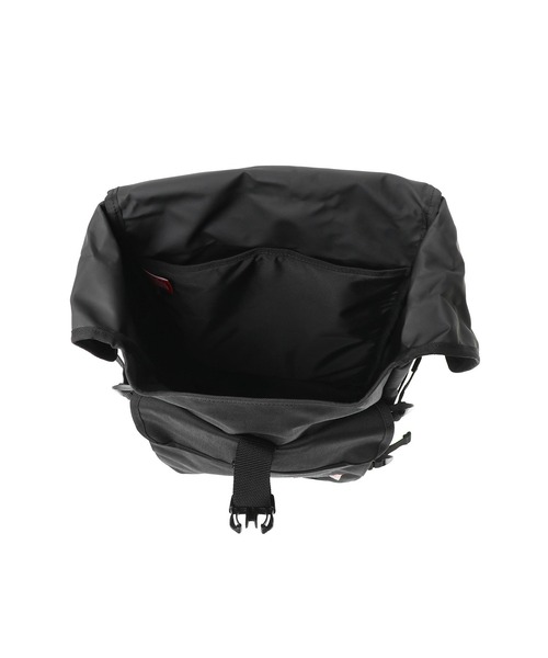Manhattan Portage(マンハッタンポーテージ)の「Silvercup Backpack Vinyl Lining Lauren Martin(バックパック/リュック・メンズ・ブラック・MEDIUM)」の15枚目の写真