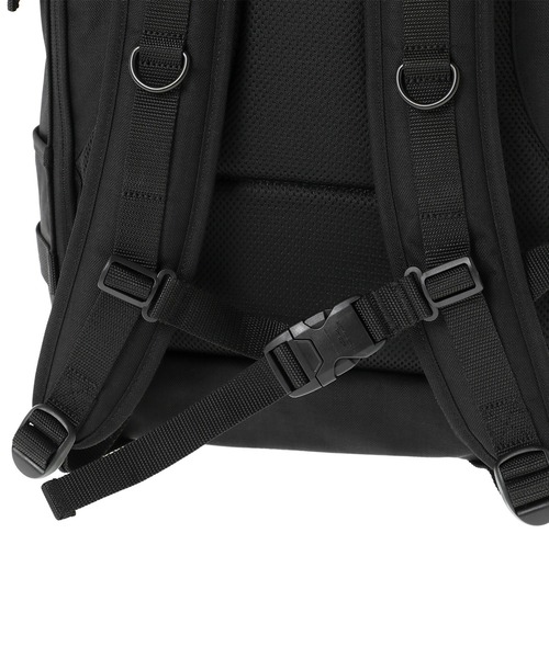 Manhattan Portage(マンハッタンポーテージ)の「Silvercup Backpack Vinyl Lining Lauren Martin(バックパック/リュック・メンズ・ブラック・MEDIUM)」の16枚目の写真