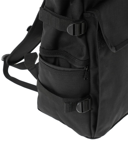 Manhattan Portage(マンハッタンポーテージ)の「Silvercup Backpack Vinyl Lining Lauren Martin(バックパック/リュック・メンズ・ブラック・MEDIUM)」の18枚目の写真