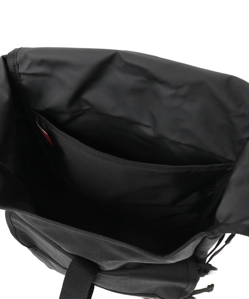 Manhattan Portage(マンハッタンポーテージ)の「Silvercup Backpack Vinyl Lining Lauren Martin(バックパック/リュック・メンズ・ブラック・MEDIUM)」の22枚目の写真