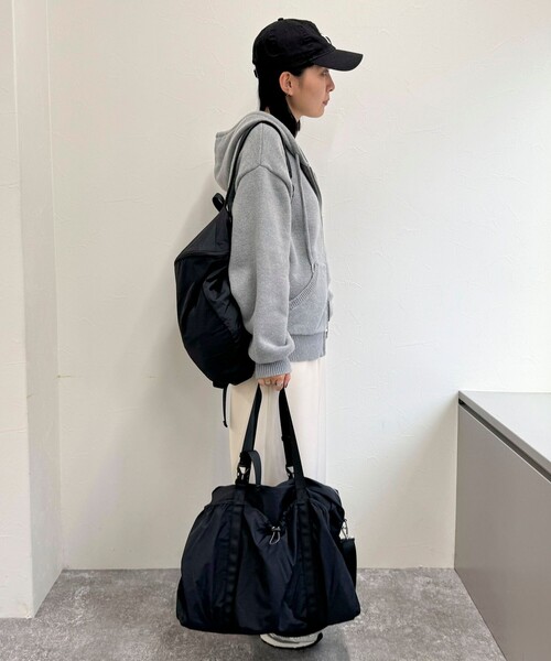 fredy emue(フレディエミュ)の「トラベルボストンバック&リュックサック(ボストンバッグ・レディース・ブラック/グレー・FREE)」の2枚目の写真