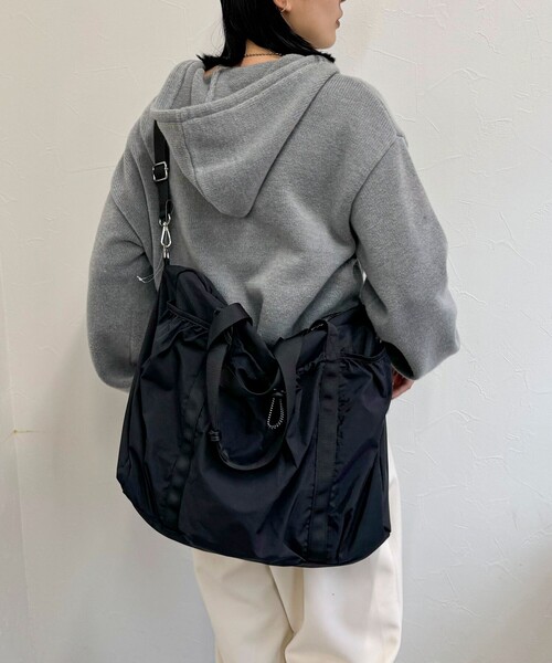 fredy emue(フレディエミュ)の「トラベルボストンバック&リュックサック(ボストンバッグ・レディース・ブラック/グレー・FREE)」の5枚目の写真