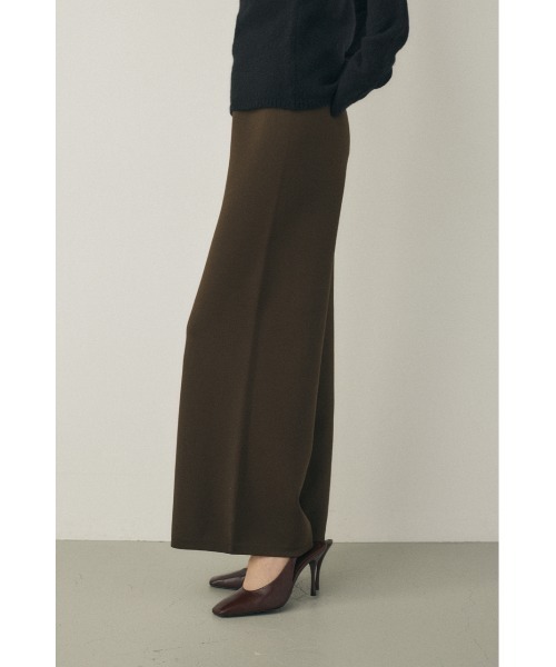 M_（エムアンダーバー）の「リサイクルポリエステル×オーガニックコットンのダブルフェイス織り ニットルーズパンツ（スラックス・レディース・ダークブラウン/ライトグレー・1/2）」の4枚目の写真