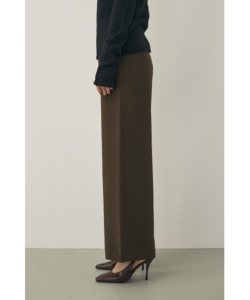 M_（エムアンダーバー）の「リサイクルポリエステル×オーガニックコットンのダブルフェイス織り ニットルーズパンツ（スラックス・レディース・ダークブラウン/ライトグレー・1/2）」の5枚目の写真