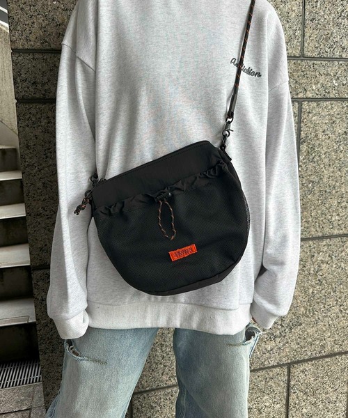 UNIVERSAL OVERALL(ユニバーサルオーバーオール)の「UNIVERSAL OVERALL / Front mesh zile shoulder / UVO-195(ショルダーバッグ・レディース・ライトグレー/ブラック/モカ・ONESIZE)」の2枚目の写真