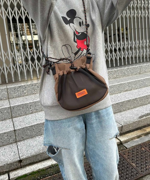 UNIVERSAL OVERALL(ユニバーサルオーバーオール)の「UNIVERSAL OVERALL / Front mesh zile shoulder / UVO-195(ショルダーバッグ・レディース・ライトグレー/ブラック/モカ・ONESIZE)」の9枚目の写真